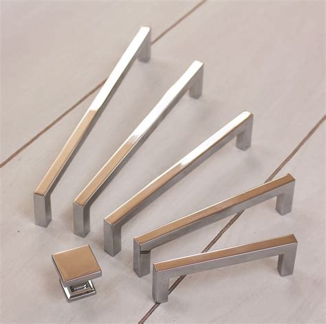 kitchen cabinet latch pulls